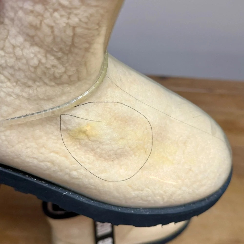 UGG‎ Classic Clear Mini Boot Faux Shearling Natural/Blk Sz 8 *FLAW*